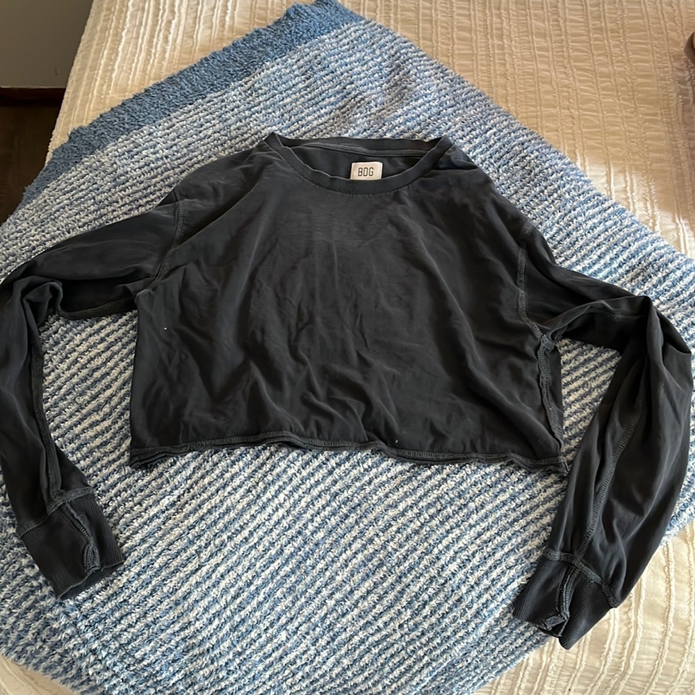 Size small long sleeve crop top
